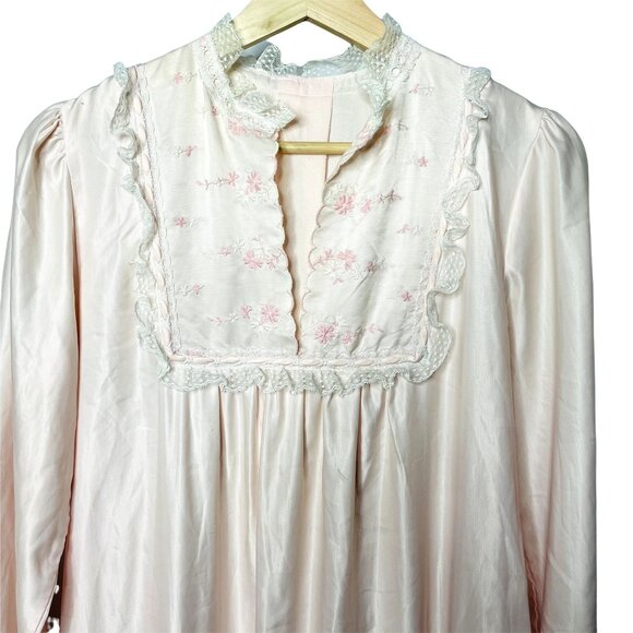 Vintage Pink Satin Long Nightgown Modest Sleepware Embroidered Pockets u Size L - Picture 7 of 8